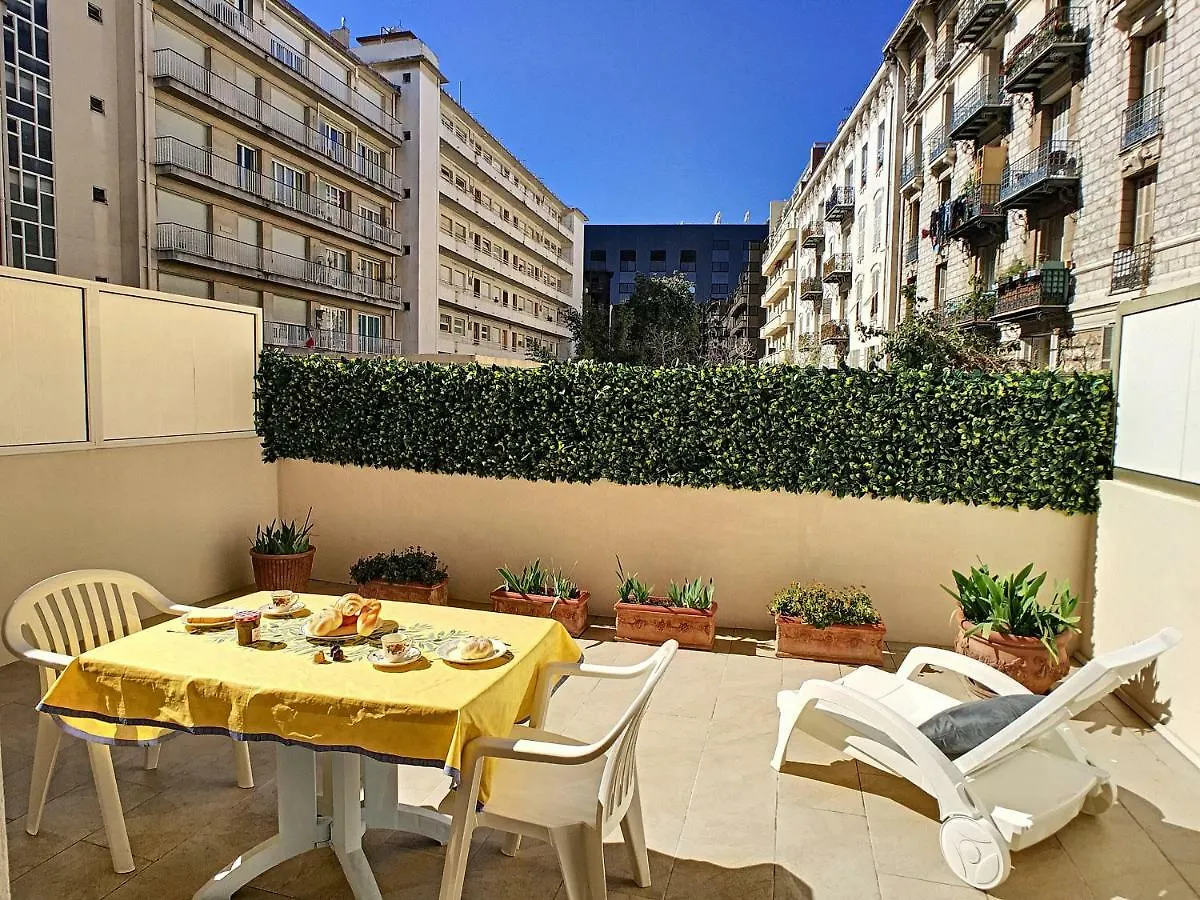 Nestor&Jeeves - Le France Terrasse - Central - Very Close Sea Nizza
