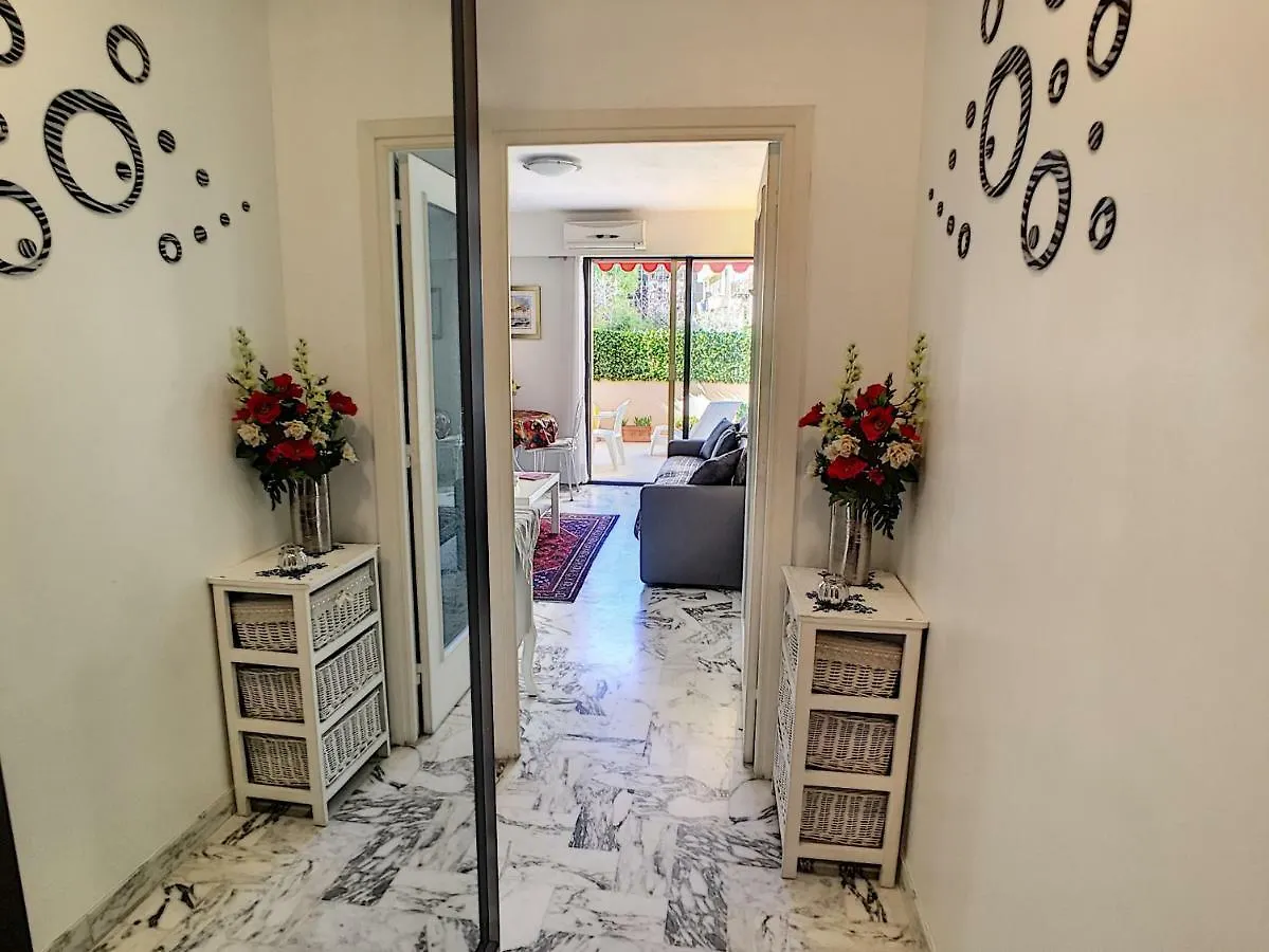 Nestor&Jeeves - Le France Terrasse - Central - Very Close Sea Nizza